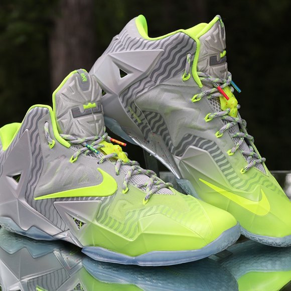 Nike LeBron 11 Maison Luster Volt - Picture 3 of 16
